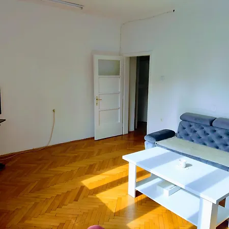 Διαμέρισμα 3bdr Downtown