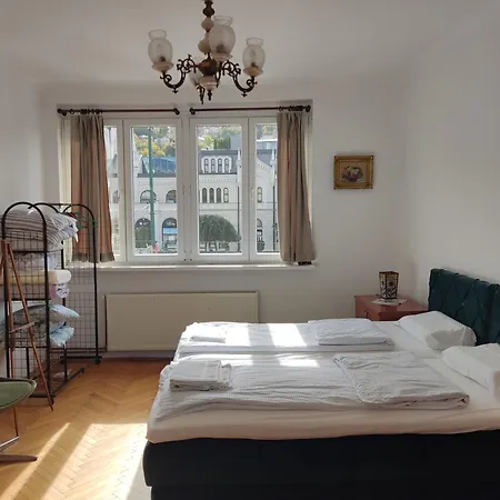 3bdr Downtown Διαμέρισμα *